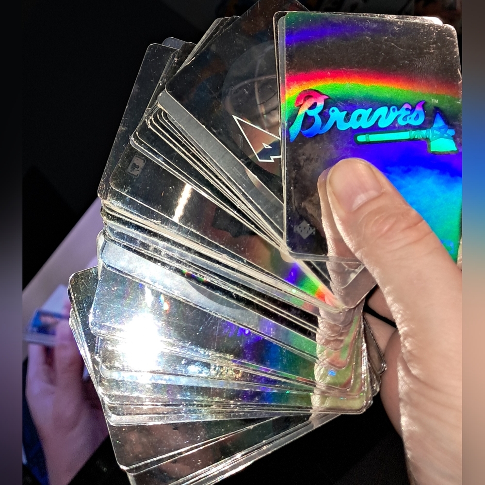 (150) 1991 Upper Deck Team Logo Hologram baseball card